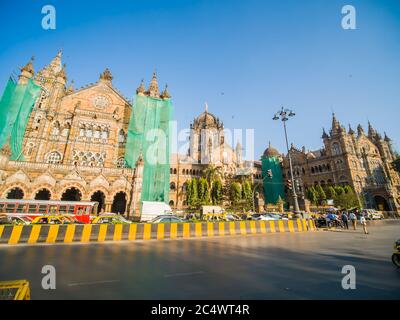 Mumbai, Inde - 17 décembre 2018 : la gare ferroviaire Chhatrapati Shivaji Terminus (CSTM) est une gare ferroviaire historique classée au patrimoine mondial de l'UNESCO Banque D'Images