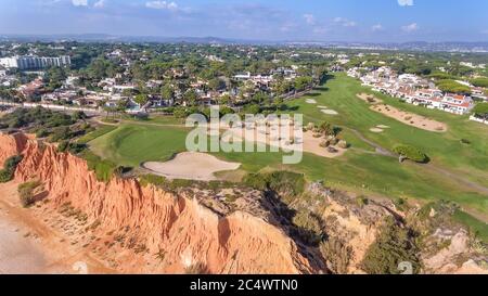 Parc de golf aérien Val de Lobo, Vilamoura, Portugal. Super endroit donnant sur la plage. Banque D'Images