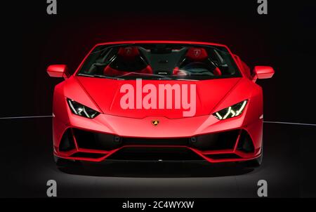 Francfort, Allemagne - SEP 19,2019 : Lamborghini FKP Sian 37 voiture de sport au salon de l'auto IAA de Francfort 2019. - Image Banque D'Images