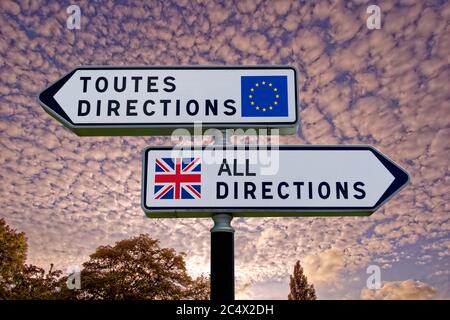 Panneau double de style français avec opposer UK/EU COMMUNICATION. Banque D'Images