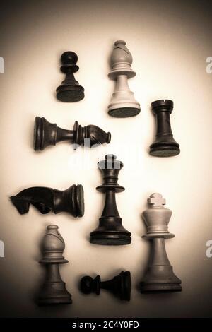 Gros plan d'une pièce d'échecs, photographie sépia Banque D'Images