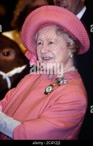 HM Queen Elizabeth la Reine mère au Royal Smithfield Show, Londres, Angleterre, Royaume-Uni. 1989. Banque D'Images