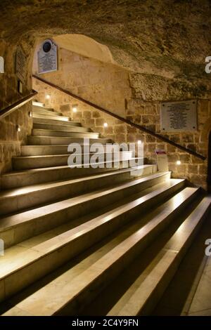 Escaliers de l'église Saint-Paul menant à la grotte Saint-Paul à Rabat, Malte Banque D'Images