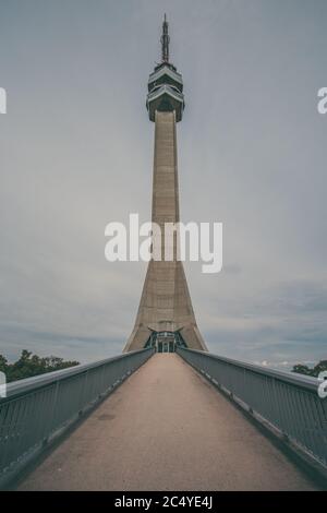 Tour Avala (Avalski toranj) Belgrade, Serbie Banque D'Images