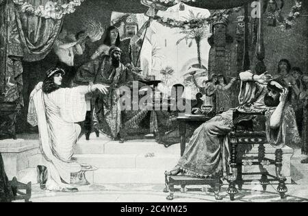 Ces illustrations du début des années 1900 montrent esther avant Athasuerus. La scène est tirée du Livre d'Esther et dépeint Esther, la femme juive du roi Ahasuerus (parfois nommé Xerxès). Après que le roi ait ordonné l'exécution de tout le peuple juif dans l'Empire perse, Esther est allé devant lui, sans être convoqué, pour lui demander de épargner son peuple. Cela a brisé l'étiquette du tribunal et Esther a risqué la mort en faisant ainsi. Elle finit par s'évanouir devant le roi. Son action a adouci le roi et il a permis aux Juifs de se défendre contre son attaque, les empêchant d'être tués. Banque D'Images