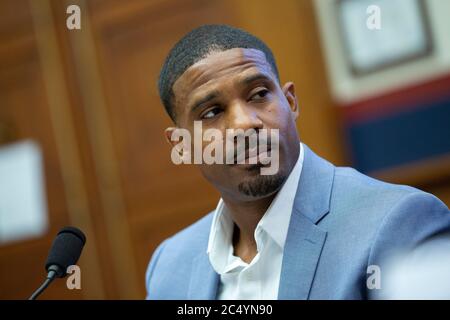 Washington, DC, États-Unis. 29 juin 2020. Kischon McDonald, démonstrateur des droits civils, arrive pour témoigner devant le Comité des ressources naturelles de la Maison des États-Unis au Capitole des États-Unis à Washington, DC, États-Unis, le lundi 29 juin 2020. Credit: Stefani Reynolds/CNP | usage dans le monde crédit: dpa/Alay Live News Banque D'Images