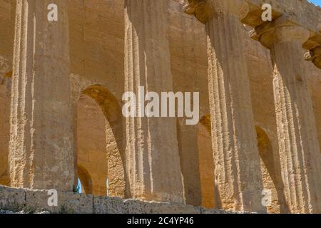 Détail du Temple de Concordia (grec: Harmonia) , construit vers 440-430 BC, qui est un ancien temple grec de l'ancienne ville d'Akragas, situé dans Banque D'Images