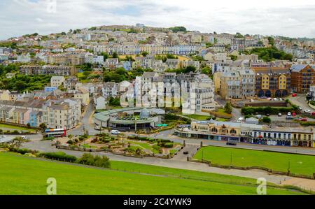 Vue panoramique sur la ville balnéaire d'Ilfracombe, sur la côte nord du Devon, en Angleterre Banque D'Images