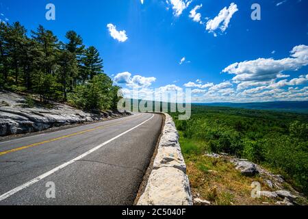 Catskill Scenic Overlook sur la route 55 de l'État, Kerhonkson, NY, USA Banque D'Images