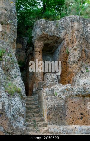 La tombe d'Ildebranda (du 3 au 2 ème siècle av. J.-C.) à la nécropole étrusque, le parc archéologique de Sovana dans la province de Grosseto, au sud du Ttus Banque D'Images