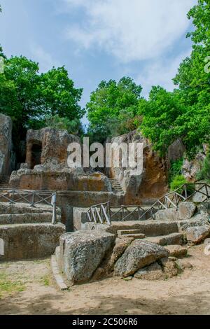 La tombe d'Ildebranda (du 3 au 2 ème siècle av. J.-C.) à la nécropole étrusque, le parc archéologique de Sovana dans la province de Grosseto, au sud du Ttus Banque D'Images