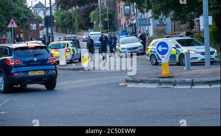 Brentwood Essex 29 juin 2020 la police d'Essex a été mobilisée pour gérer de grands groupes de jeunes qui se sont présentés dans la ville pour un média social annoncé rave qui n'a pas eu lieu. Crédit : Ian Davidson/Alay Live News Banque D'Images