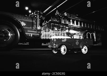 Seagrave modèle 6WT (1924) camion de feu rétro. Voiture rétro. Exposition de voitures classiques - Centre Heydar Aliyev, Bakou, Azerbaïdjan 26,04,2017 Banque D'Images