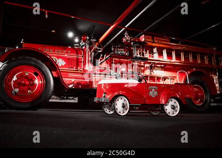 Seagrave modèle 6WT (1924) camion de feu rétro. Voiture rétro. Exposition de voitures classiques - Centre Heydar Aliyev, Bakou, Azerbaïdjan 26,04,2017 Banque D'Images