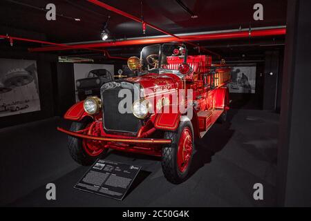 Seagrave modèle 6WT (1924) camion de feu rétro. Voiture rétro. Exposition de voitures classiques - Centre Heydar Aliyev, Bakou, Azerbaïdjan 26,04,2017 Banque D'Images