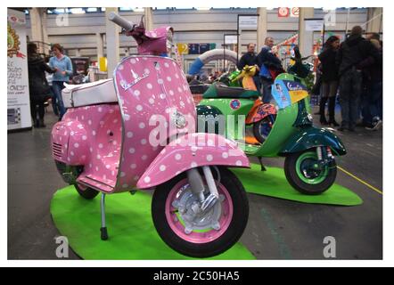 Turin, Piémont, Italie -7/02/2014- AutoMotoRetro est le périodique annuel juste pour les amateurs et collectionneurs de voitures anciennes et les motos et rétro Banque D'Images