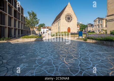 Penrose Paving devant le bâtiment Andrew Wales de l'Institut mathématique d'Oxford, Royaume-Uni. Voir aussi des informations supplémentaires Banque D'Images