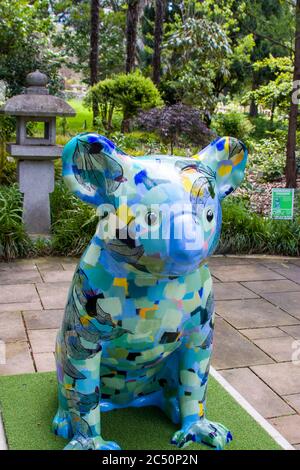 Sydney Australie 13 octobre 2019. La statue de Koala « KOMOREI » dans les jardins botaniques royaux, ce qui signifie « filtrer la lumière à travers les feuilles sur les arbres » Banque D'Images