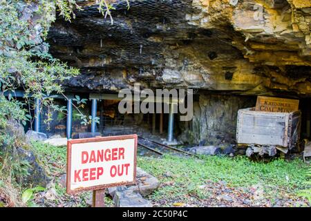 Sydney Australie 15 octobre 2019 : l'entrée de la mine de charbon dans la montagne bleue. Banque D'Images