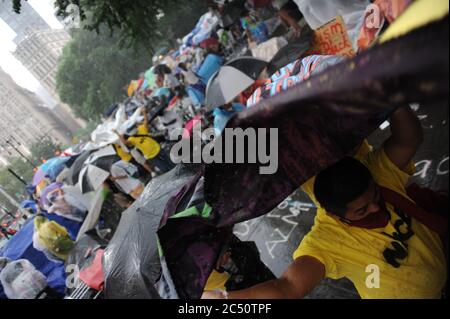 Les manifestants de l'hôtel de ville d'occuper devant le palais de justice de Tweet à Manhattan juillet 29 exigeant que le maire de New York Bill de Blasio réducite le budget de la police de 1 dollar. Banque D'Images