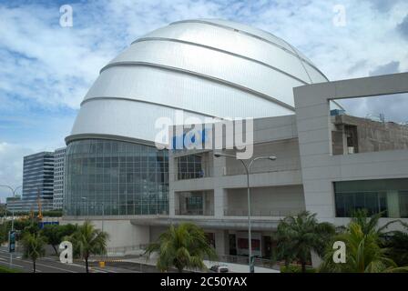 Le Dome et le cinéma IMAX, SM Mall of Asia, Pasay, Metro Manila, Philippines. Banque D'Images