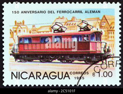 NICARAGUA - VERS 1985: Un timbre imprimé au Nicaragua à partir du numéro du 150e anniversaire du chemin de fer allemand montre Electric locomotive, Prusse Banque D'Images