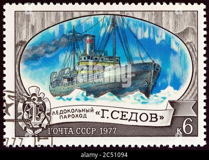 URSS - VERS 1977: Un timbre imprimé en URSS du numéro de 'Breakers de glace de la Soviet' montre Georgiy Sedov, vers 1977. Banque D'Images