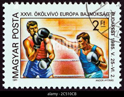 HONGRIE - VERS 1985: Un timbre imprimé en Hongrie du 26e championnat européen de boxe de Budapest montre la boxe, vers 1985. Banque D'Images