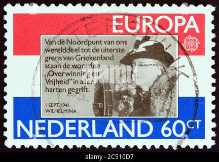 PAYS-BAS - VERS 1980: Un timbre imprimé aux pays-Bas dans le numéro Europa montre la Reine Wilhelmina (1880-1962), vers 1980. Banque D'Images