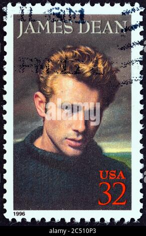 USA - VERS 1996: Un timbre imprimé aux Etats-Unis de l'édition "Legends of Hollywood" montre James Dean, vers 1996. Banque D'Images