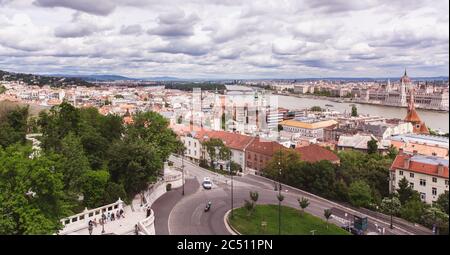 Vue panoramique depuis le Bastion des pêcheurs de Budapest, Hongrie Banque D'Images