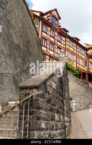 Meersburg, BW / Allemagne - 22 juin 2020 : vue sur la rue Steigstrasse historique dans la vieille ville de Meersburg, dans le sud de l'Allemagne Banque D'Images