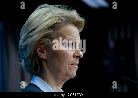 Bruxelles, Belgique. 30 juin 2020. Le président du Conseil de l'UE, Charles Michel, et le président de la Commission européenne, Ursula von der Leyen, assistent à une conférence de presse après un sommet UE-République de Corée. Crédit: ALEXANDROS MICHAILIDIS/Alay Live News Banque D'Images