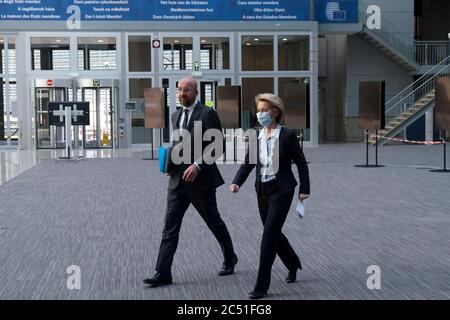 Bruxelles, Belgique. 30 juin 2020. Le président du Conseil de l'UE, Charles Michel, et le président de la Commission européenne, Ursula von der Leyen, assistent à une conférence de presse après un sommet UE-République de Corée. Crédit: ALEXANDROS MICHAILIDIS/Alay Live News Banque D'Images