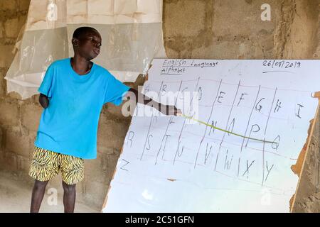 Cours scolaires pour les enfants handicapés physiques et mentaux de l'orphelinat 'Nazareth Home for Gods' Children' dans sang / Ghana Banque D'Images