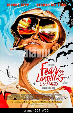 Fear and Loathing à Las Vegas (1998) dirigé par Terry Gilliam et avec Johnny Depp, Benicio Del Toro et Tobey Maguire. Adaptation du livre psychédélique de Hunter S. Thompson sur un voyage en voiture à la recherche du rêve américain. Banque D'Images