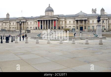 Londres, Angleterre, Royaume-Uni. Trafalgar Square au début de la crise du coronavirus, mars 2020 Banque D'Images
