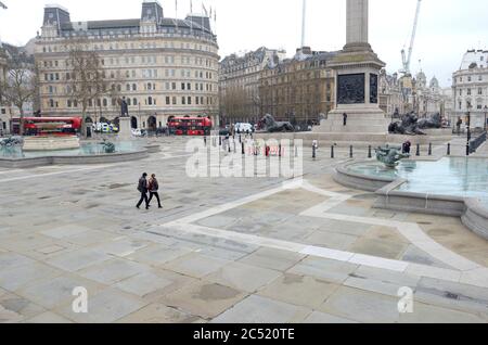 Londres, Angleterre, Royaume-Uni. Trafalgar Square au début de la crise du coronavirus, mars 2020 Banque D'Images