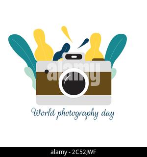 Journée mondiale de la photographie 19 août. Illustration vectorielle de la caméra avec feuilles Illustration de Vecteur