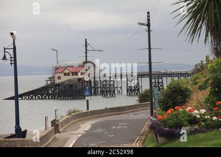 Mumbles Pier à Swansea Bay, pays de Galles. Banque D'Images