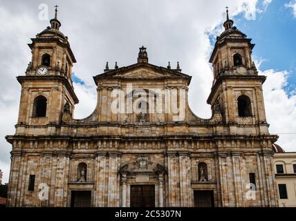 Cathédrale primatiale de Bogota sur la place Bolivar, alias Plaza Bolívar, Bogota, Colombie, Amérique du Sud Banque D'Images