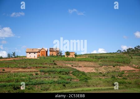 Maisons des habitants de la région sur l'île de Madagascar Banque D'Images