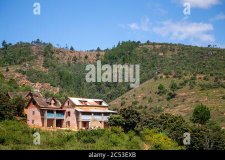 Maisons des habitants de la région sur l'île de Madagascar Banque D'Images