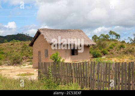 Une maison typique des habitants de l'île de Madagascar Banque D'Images