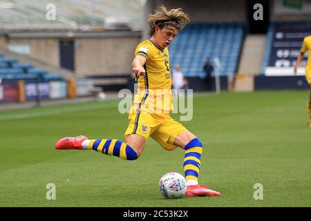 Londres, Royaume-Uni. 30 juin 2020. Conor Gallagher de Swansea City en action. EFL Skybet Championship Match, Millwall v Swansea City au Den à Londres le mardi 30 juin 2020. Cette image ne peut être utilisée qu'à des fins éditoriales. Usage éditorial uniquement, licence requise pour un usage commercial. Aucune utilisation dans les Paris, les jeux ou les publications d'un seul club/ligue/joueur. photo par Steffan Bowen/Andrew Orchard sports photographie/Alay Live news crédit: Andrew Orchard sports photographie/Alay Live News Banque D'Images