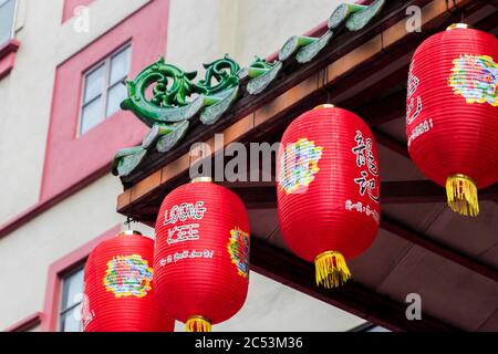 Lanterne chinoise dans le quartier chinois de Jalan Petaling à Kuala Lumpur, Malaisie. Banque D'Images