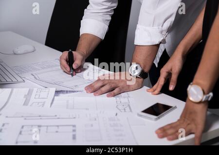 Séance photo d'architectes dans leur bureau Banque D'Images
