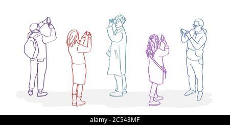 Les personnes qui prennent des selfies avec leur smartphone, souriant. Illustration vectorielle de dessin à lignes de couleur. Illustration de Vecteur