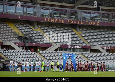 30 juin 2020 ; Stade olympique de la Grande Torino, Turin, Piémont, Italie ; Serie A football, Turin versus Lazio ; le FC de Turin et le Lazio sont présentés devant un stade vide Banque D'Images