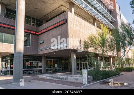 Phoenix, AZ - 30 novembre 2019 : l'école Walter Cronkite de journalisme et de communication de masse fait partie de l'ASU et abrite l'Arizona PBS Banque D'Images